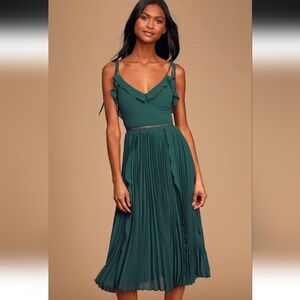 Lulu’s Pleated Chiffon Midi Dress XS